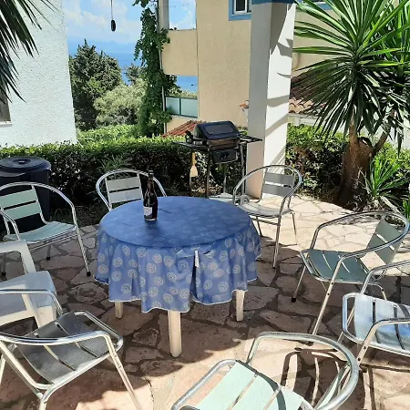 Lejlighed Snug In With Shared Pool